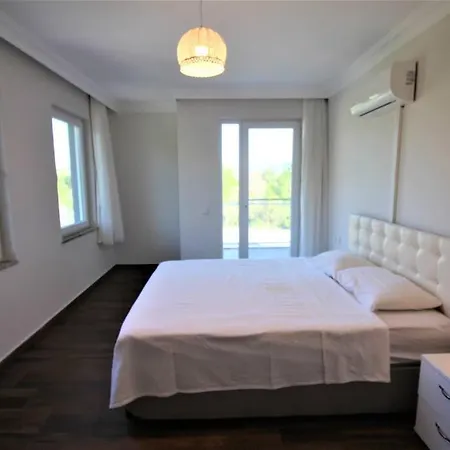 Вилла Lasthouse *